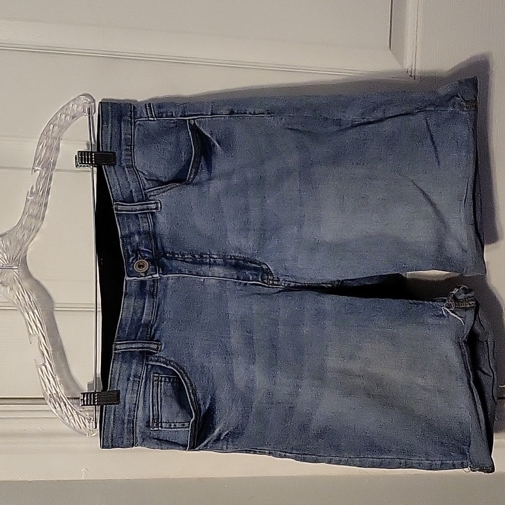 Avenue Raw Edge Rolled Hem Jean